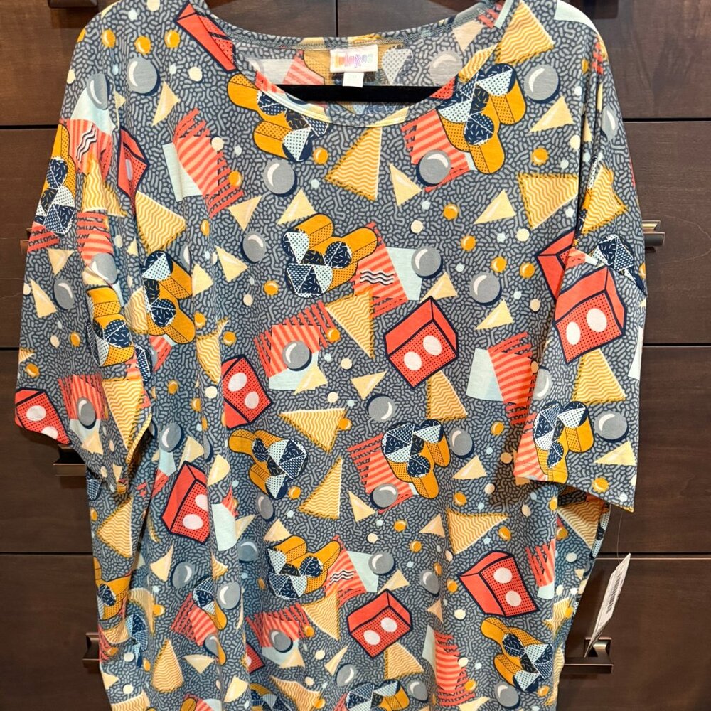 LuLaroe IRMA Top 2X